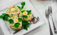 Салат «Оливье» с докторской колбасой по-советски