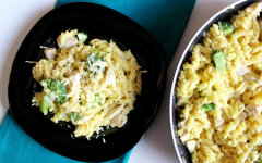 Паста с курицей, сыром и брокколи