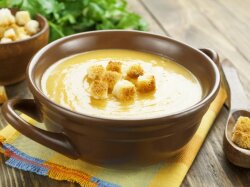 Нежный фасолевый суп-пюре с зеленью