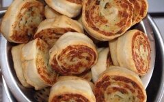 Картофельные алупатры с кокосовой стружкой