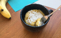 Банановый кекс в кружке за 5 минут