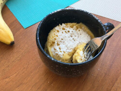 Банановый кекс в кружке за 5 минут