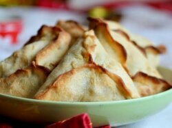 Эчпочмак с бараниной из песочного теста