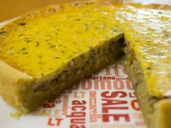 Заливной пирог с рыбными консервами и зеленью