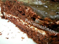 Шоколадный бисквит со сметанным кремом и глазурью