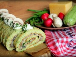 Рулет из кабачка с сыром и шампиньонами
