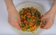 Салат «Адам и Ева» с сухариками