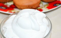 Заварная глазурь для кулича из белков и сахара