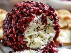 Закуска «Сырный шар в гранатовых зернах»