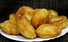 Пончики из творога на сковороде