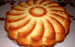 Нежный манник на кефире по-домашнему