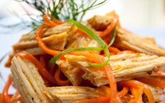 Спаржа по-корейски с болгарским перцем