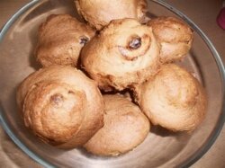 Безглютеновые кукурузные кексы с орехами и изюмом