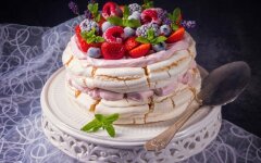 Торт-безе «Графские развалины» с орехами