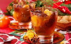 Компот из фиников с корицей