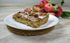 Яблочный пирог с орехами и корицей
