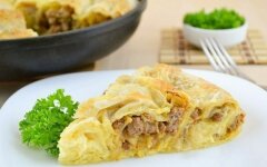 Мясной пирог-рулет из лаваша