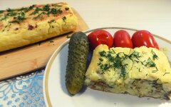 Рулет из картофельного пюре с сыром и мясным фаршем