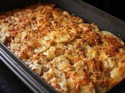 Слоеная мясная запеканка с грибами