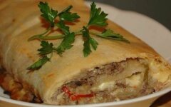 Штрудель с мясом, грибами и болгарским перцем
