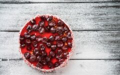 Вишневый торт из пряников и сметаны