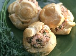 Пирожки с рыбно-грибной начинкой из заварного теста