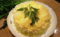 Салат «Сугроб» с кальмарами и рисом