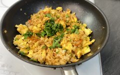 Жареный рис с овощами и беконом по-азиатски