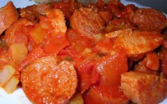 Лечо по-венгерски с копченой колбасой