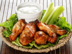 Куриные крылышки в сладковато-пряном маринаде