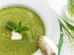 Гороховый суп-пюре с мятой и тимьяном
