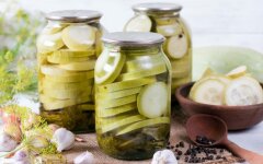 Кабачки «под грузди» с зеленью