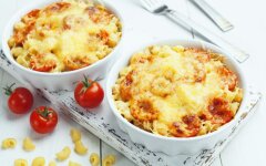 Лапшевник с помидорами и зеленью