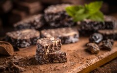 Низкокалорийная колбаска из печенья с черносливом