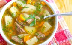 Гороховый суп с ветчиной на курином бульоне
