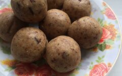 Конфеты из изюма, кураги и фиников