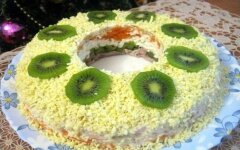 Слоеный салат с курицей «Малахитовый браслет»