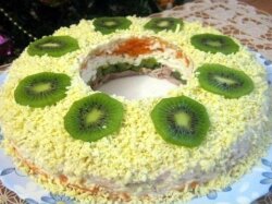 Слоеный салат с курицей «Малахитовый браслет»