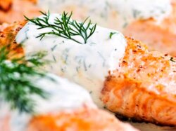 Лосось в нежном сливочном соусе с укропом