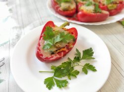 Перец фаршированный баклажанами с сыром в духовке