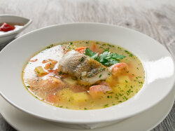 Уха из горбуши с сельдереем в мультиварке