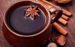 Домашний глинтвейн с корицей и мускатным орехом