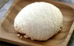 Творожный сыр с чесноком по-домашнему