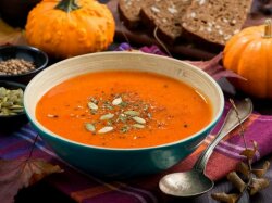 Тыквенный суп-пюре с имбирем и яблоком в мультиварке