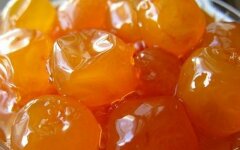 Варенье из желтой черешни с кусочками лимона