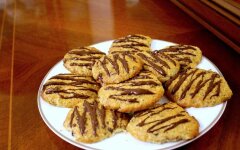Овсяное печенье с бананом и темным шоколадом