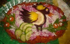 Домашняя сельдь под шубой с огурцом