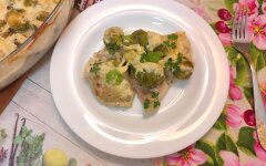 Рыба запеченная с брюссельской капустой в сливочном соусе