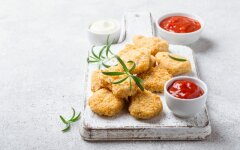 Куриные наггетсы с розмарином в духовке