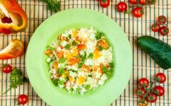 Кускус со спаржей, кабачками и сладким перцем